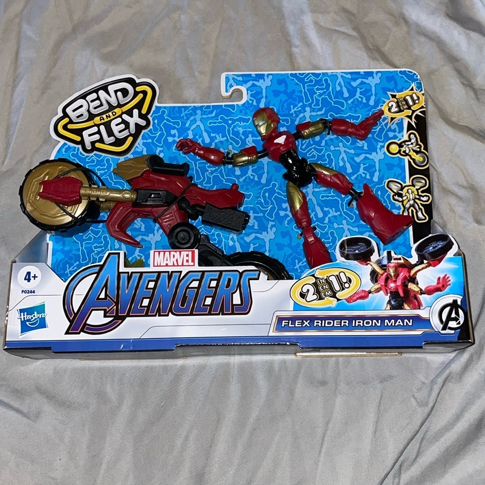 Marvel Avengers Bend and Flex Flex Rider Iron Man 2-in-1 Action Figure & Vehicle